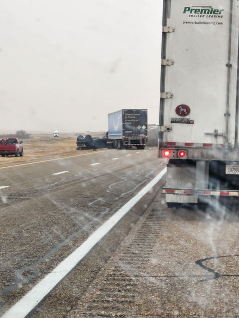 Texas derecho - Trailer overturned