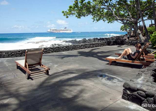 Lagoon Terrace at the Royal Kona Resort