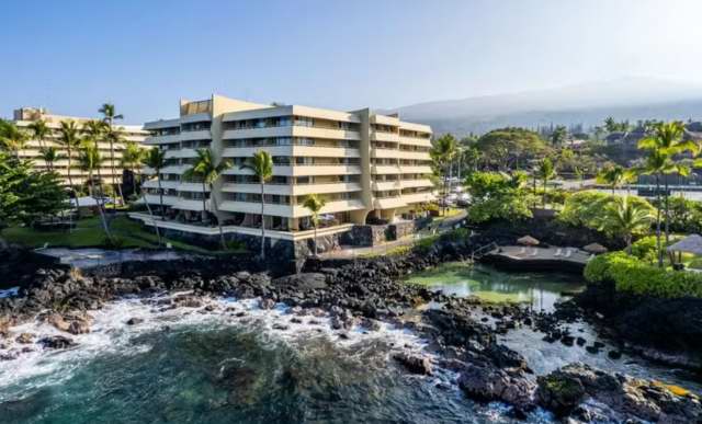 Lagoon Terrace at the Royal Kona Resort